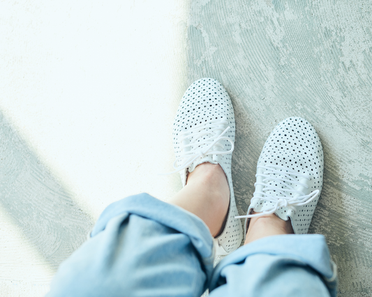 気づけば夏はこればっかり履いてた。 スタッフ偏愛パンチングシューズの魅力、語ります。