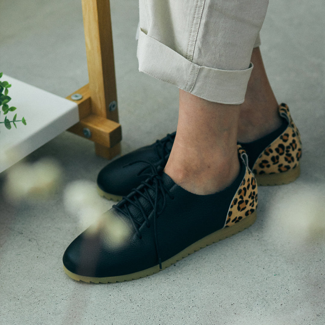 Lace Up Shoes / Leopard