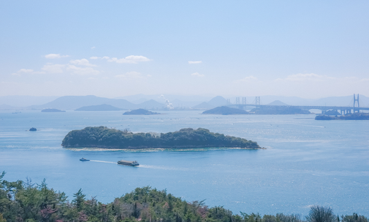 岡山と愛知、二つの場所から生まれる靴